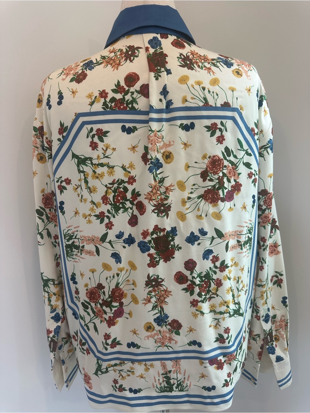 Aritzia Wilfred NWOT Floral Button Down Blouse Contrast Collar (Size Small) - Picture 4 of 7